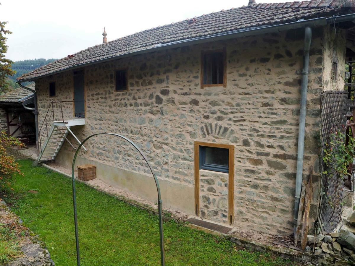 Le Chatel En Beaujolais Valsonne Bagian luar foto